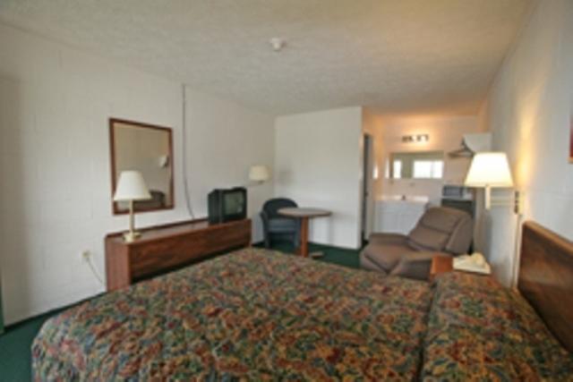 Hotel Lake Anna Glenora الغرفة الصورة